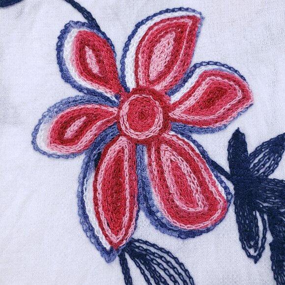 Kindred Anthropologie White Floral Embroidered 3/4 Sleeve Smocked Bottom Top S - Picture 10 of 14